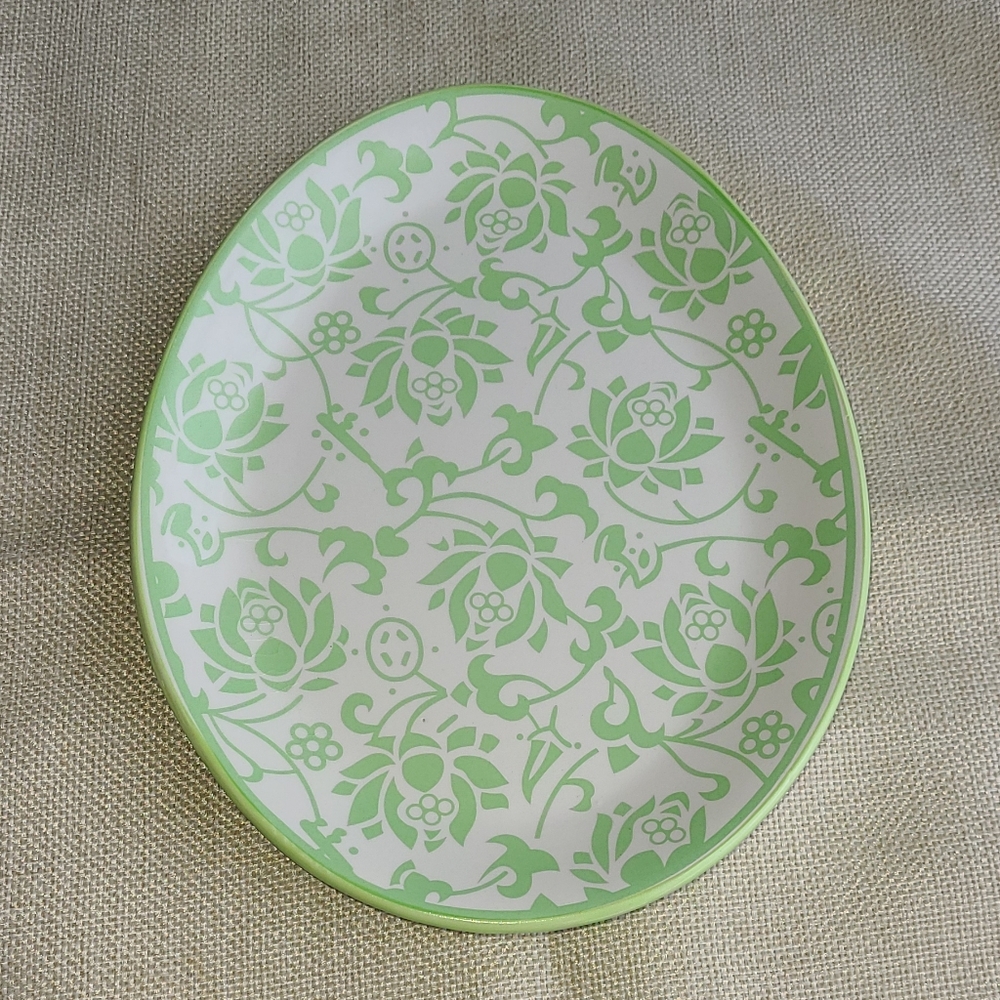 Egg shaped plate